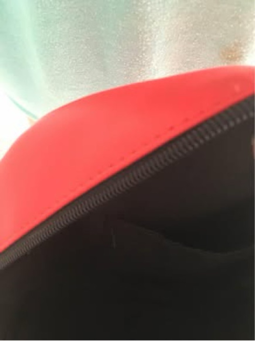 Red Minnie Mouse backpack - Picture 9 of 9